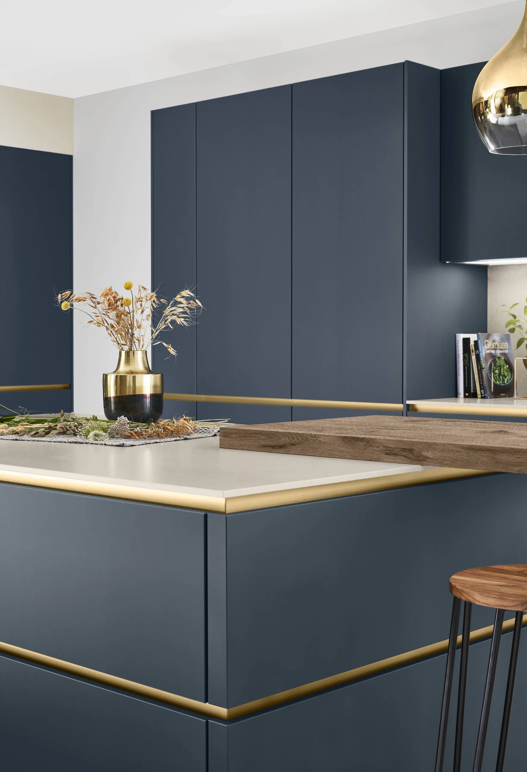 nobilia Küche Easytouch Fjordblau ultramatt bei SORI Studios